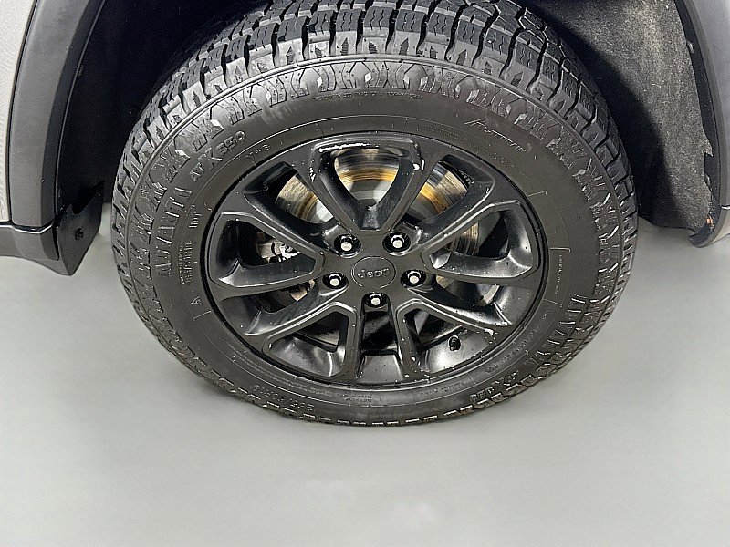 Used 2015 Jeep Grand Cherokee Limited AWD/4WD image 31