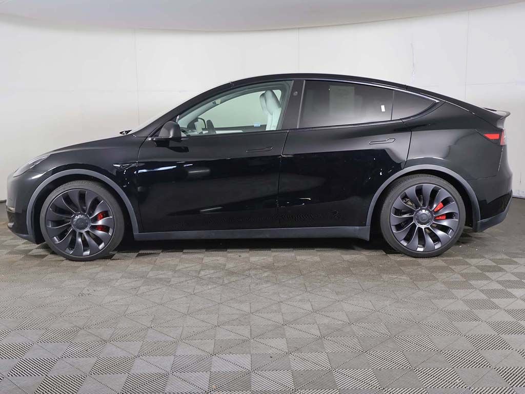 Used 2024 Tesla Model Y Performance AWD/4WD image 19