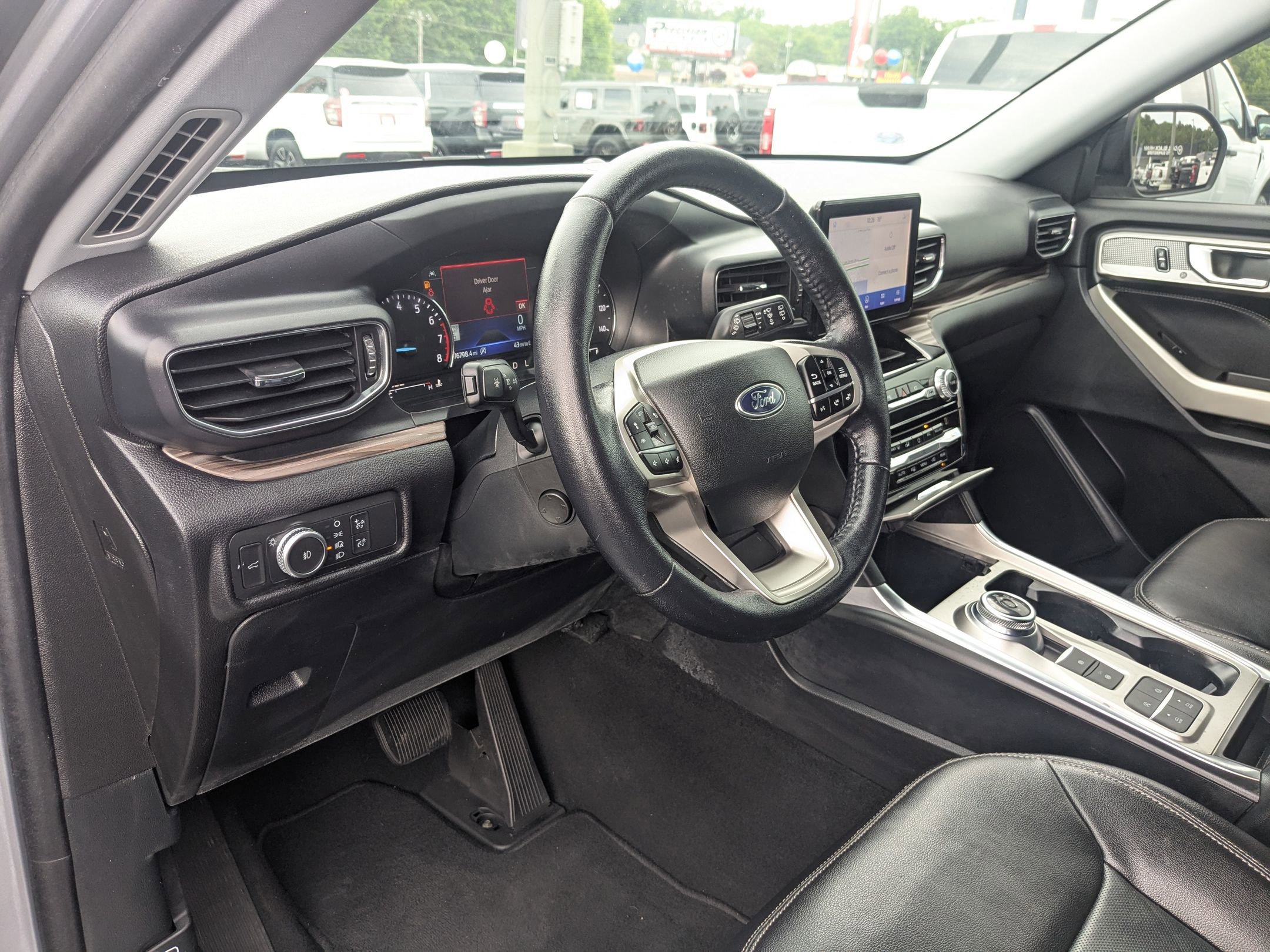 Used 2021 Ford Explorer Limited w/ Equipment Group 301A RWD image 13