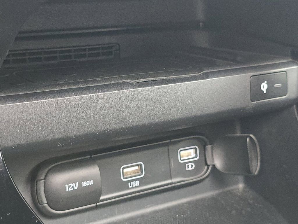 Used 2022 Kia Seltos SX w/ Sunroof Package image 32