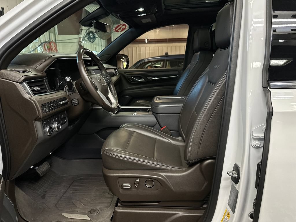 Used 2021 GMC Yukon Denali w/ Denali Ultimate Package AWD/4WD image 14