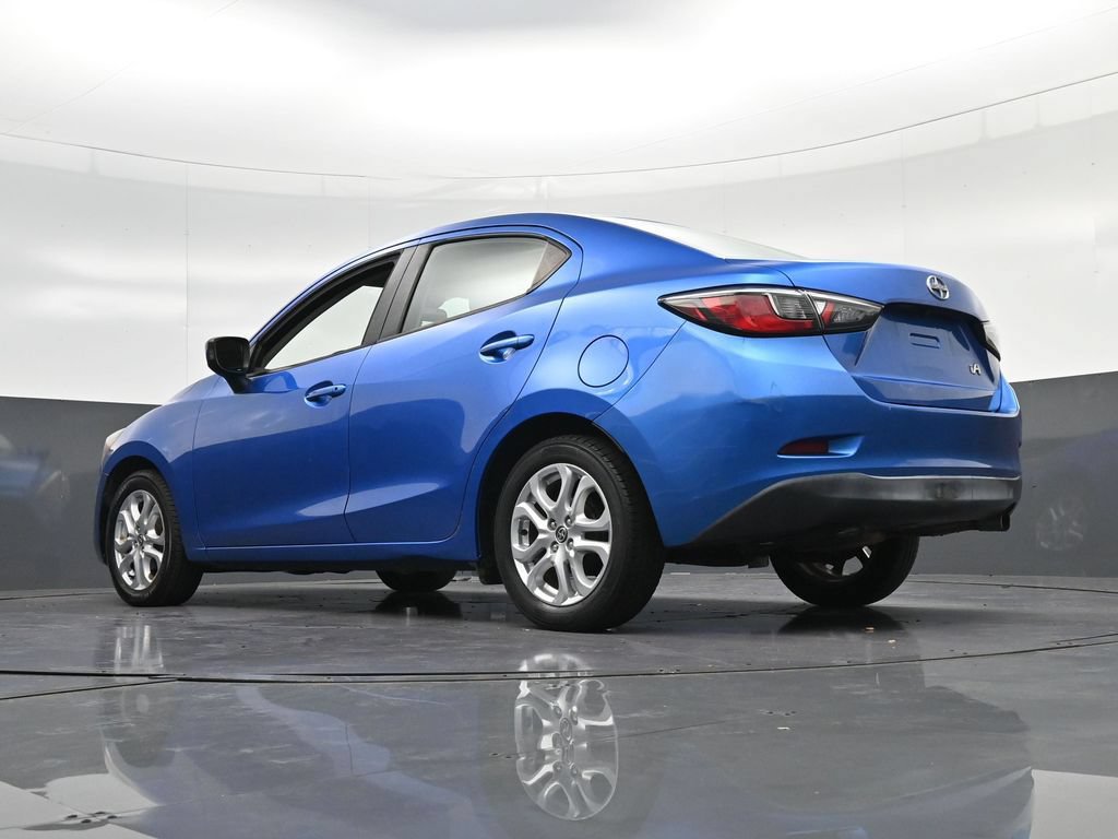 Used 2016 Scion iA FWD image 27