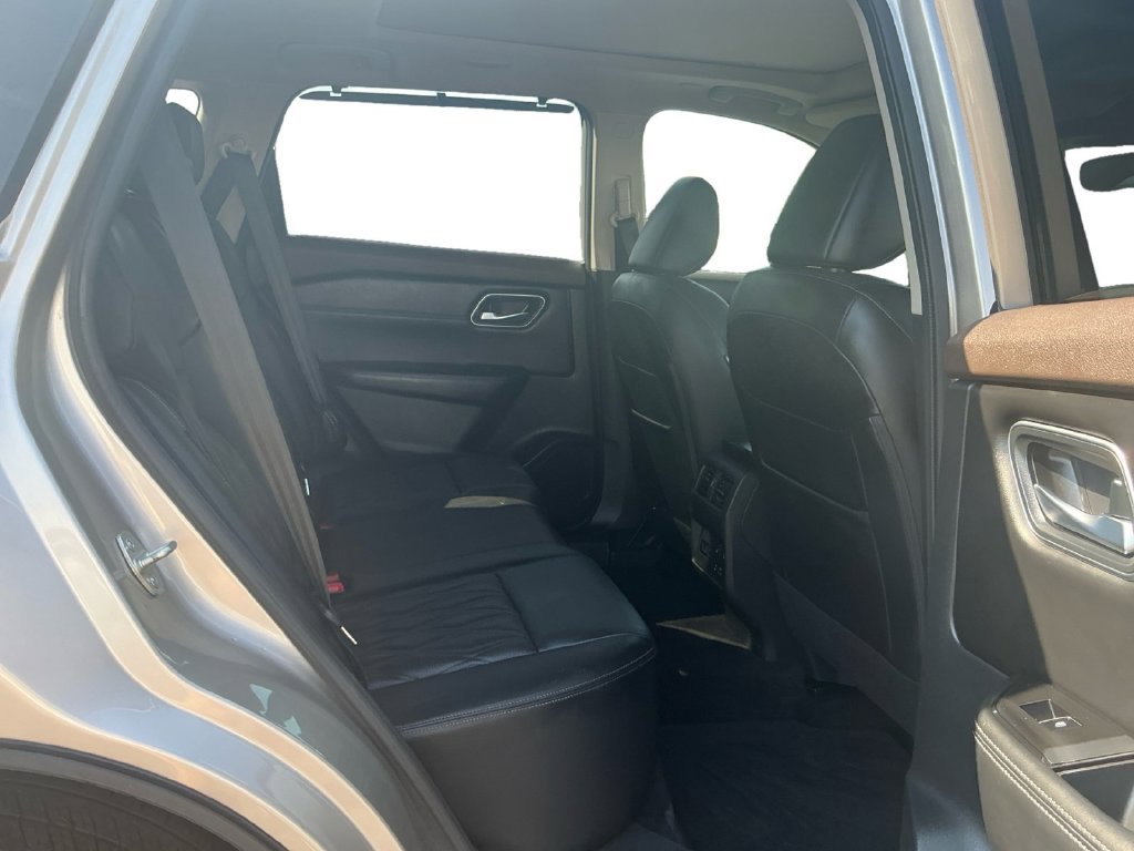 Used 2023 Nissan Rogue Platinum w/ Platinum Premium Package FWD image 23