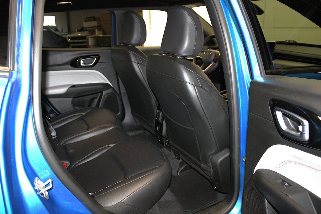 Certified 2025 Jeep Compass Limited AWD/4WD image 33