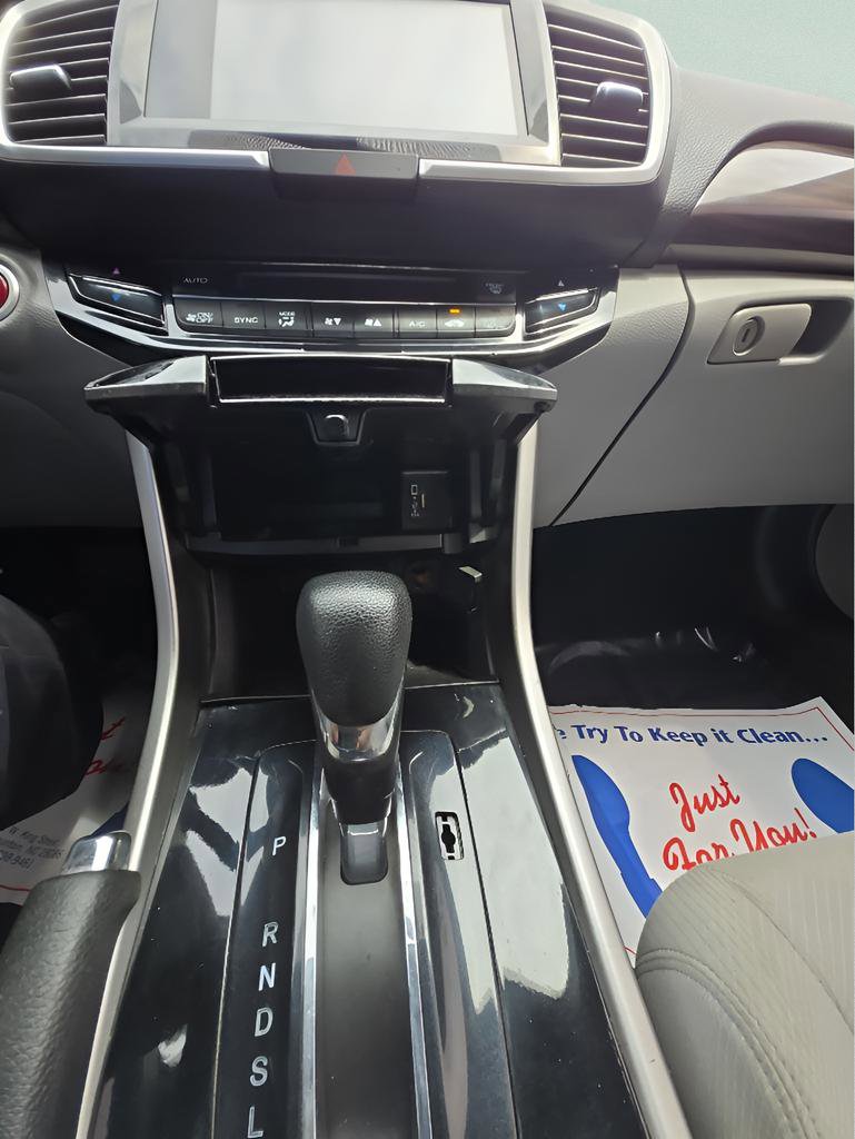Used 2016 Honda Accord EX image 19