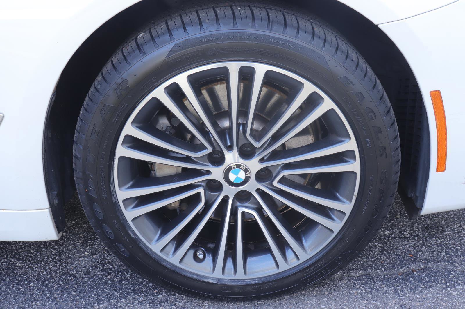 Used 2020 BMW 530i image 40