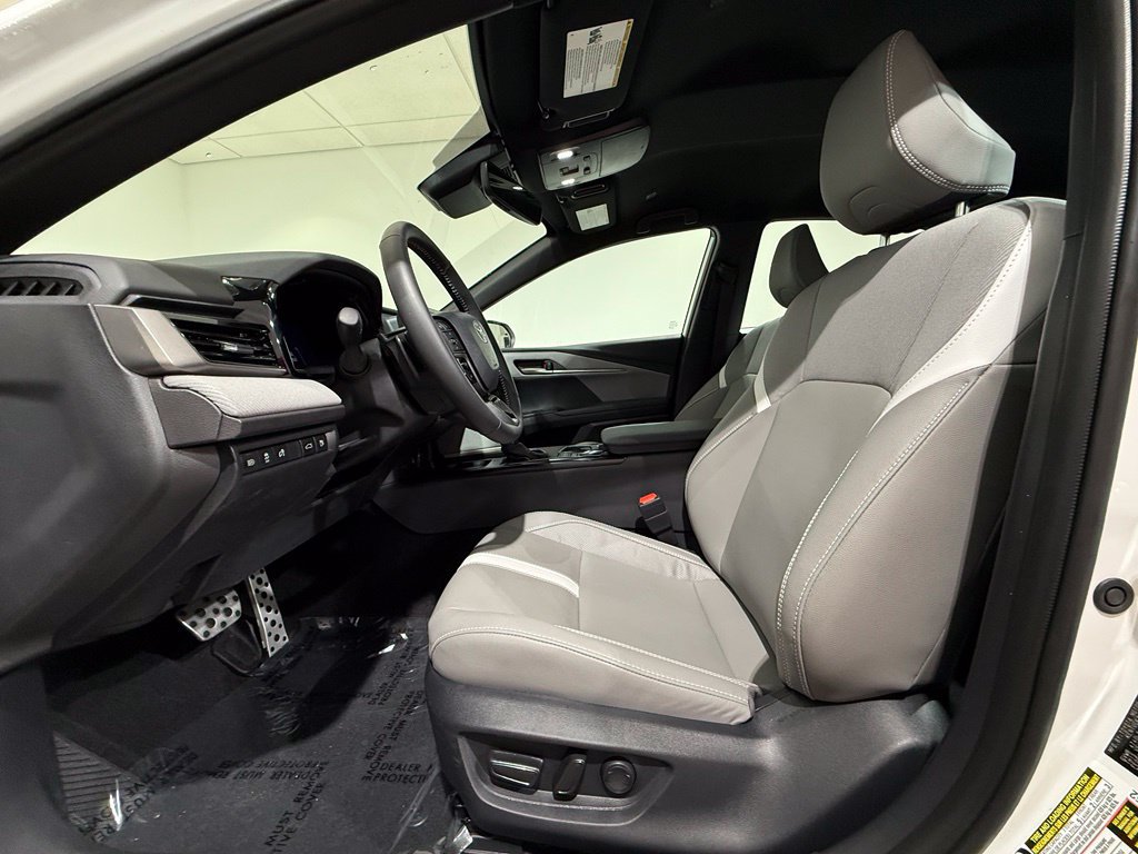 Used 2026 Toyota Camry SE w/ Convenience Package AWD/4WD image 12