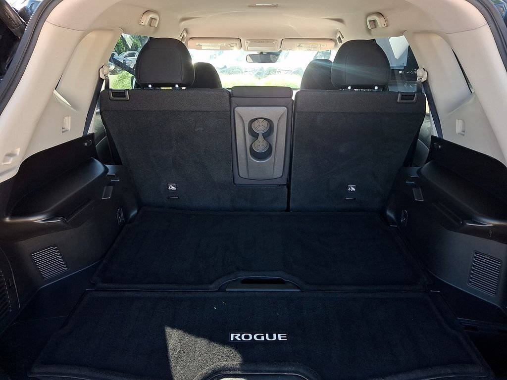 Used 2020 Nissan Rogue SV FWD image 29