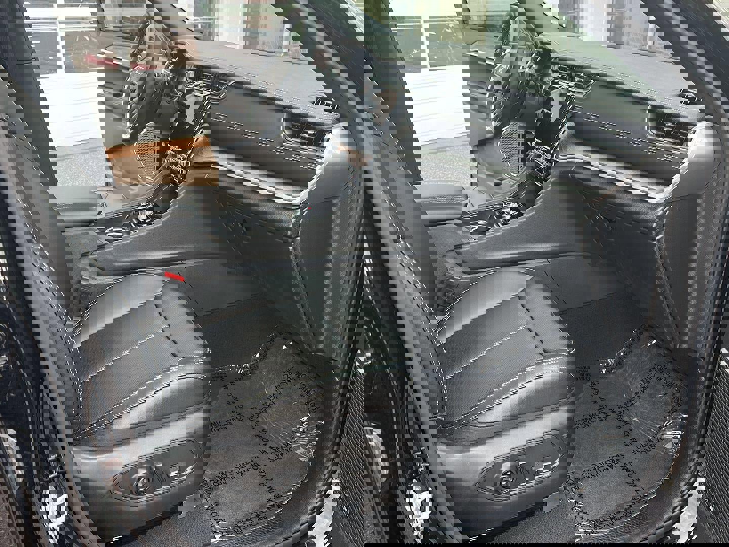 Used 2025 Jeep Grand Cherokee L Limited w/ Luxury Tech Group II image 17