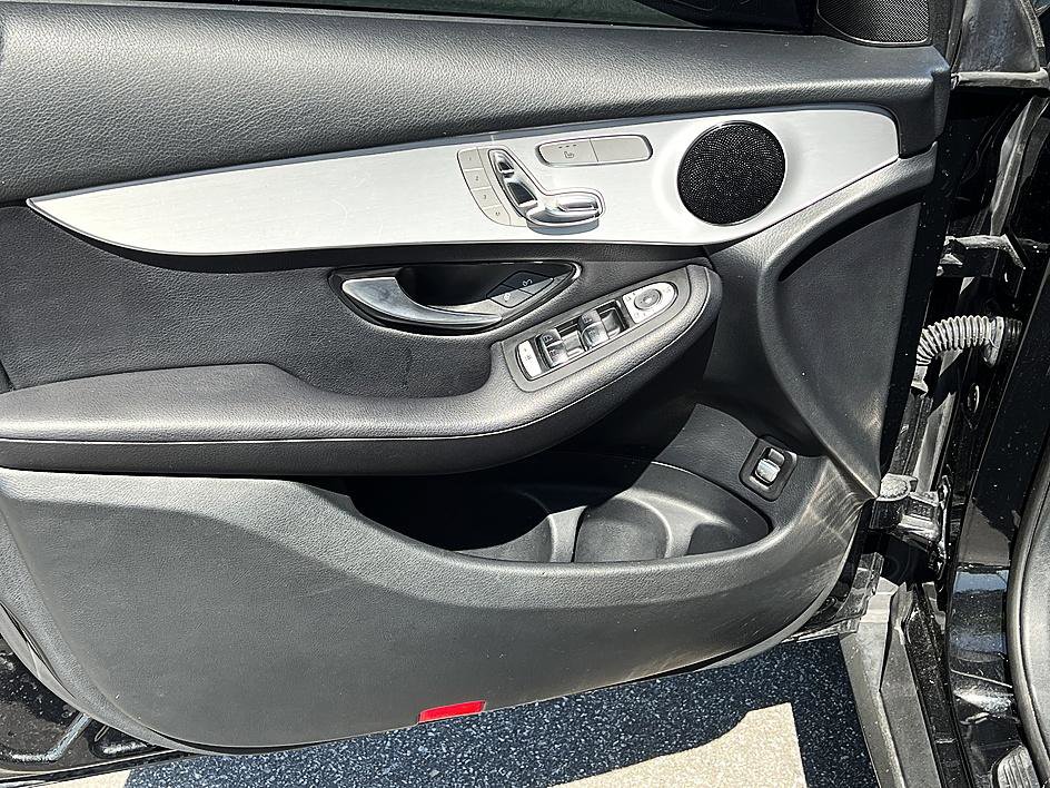 Used 2020 Mercedes-Benz GLC 300 image 20