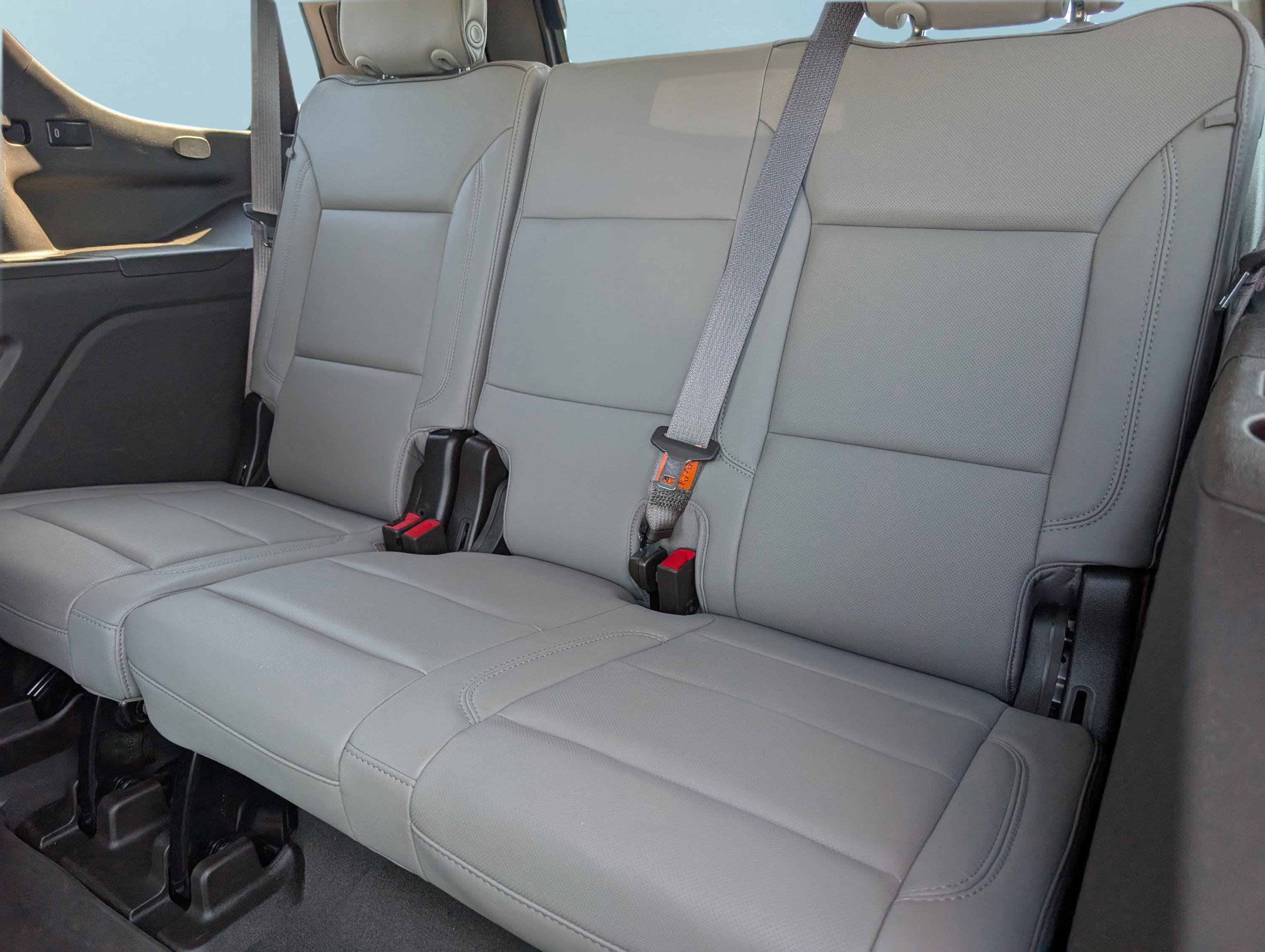 Used 2023 GMC Yukon SLT RWD image 14