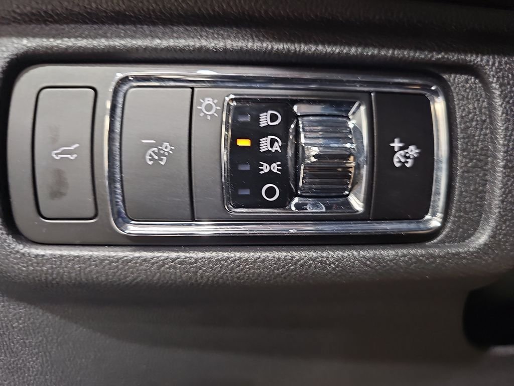 Used 2024 Lincoln Corsair AWD w/ Equipment Group 101A image 28