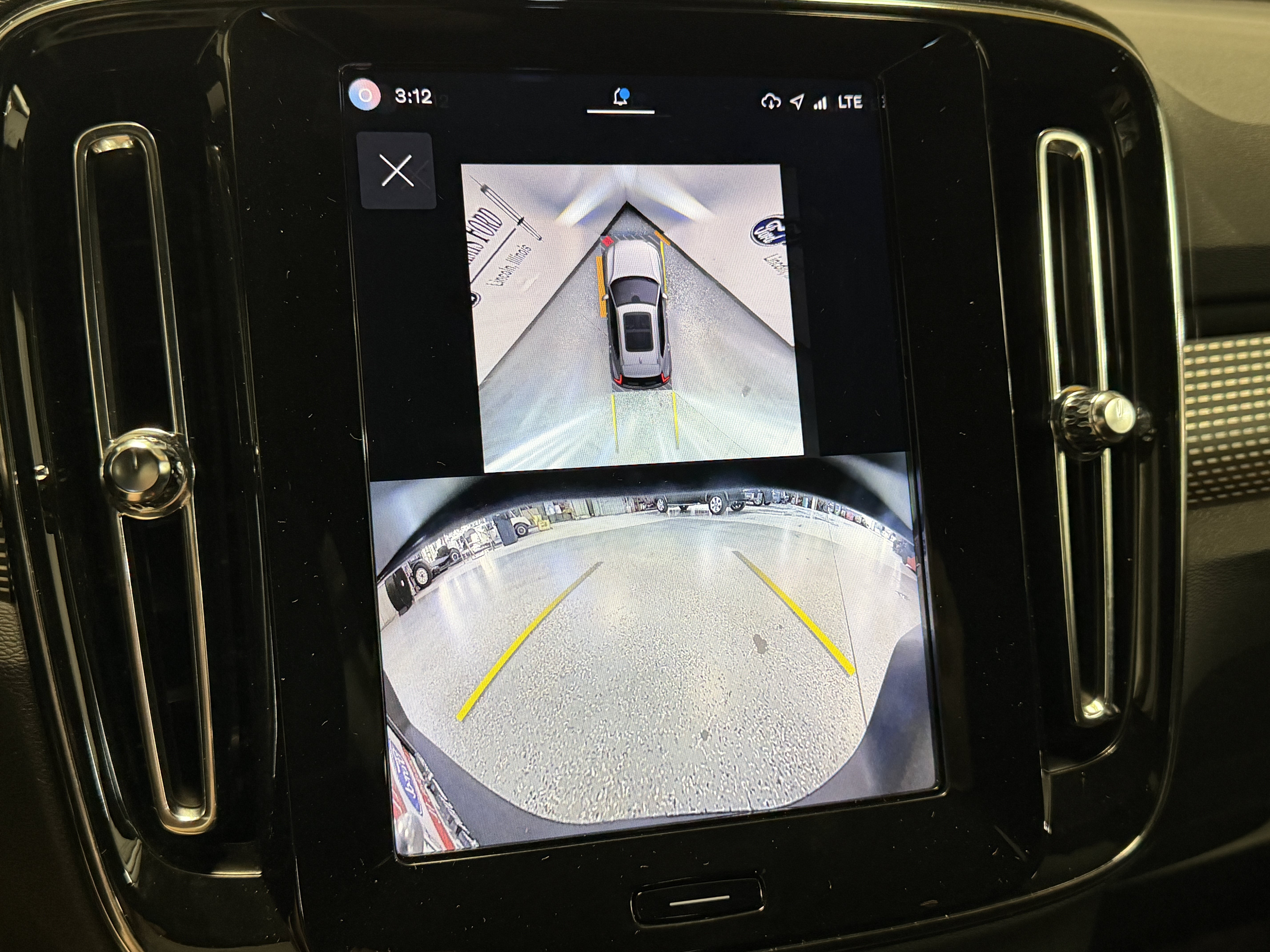 Used 2025 Volvo XC40 B5 Plus AWD/4WD image 11