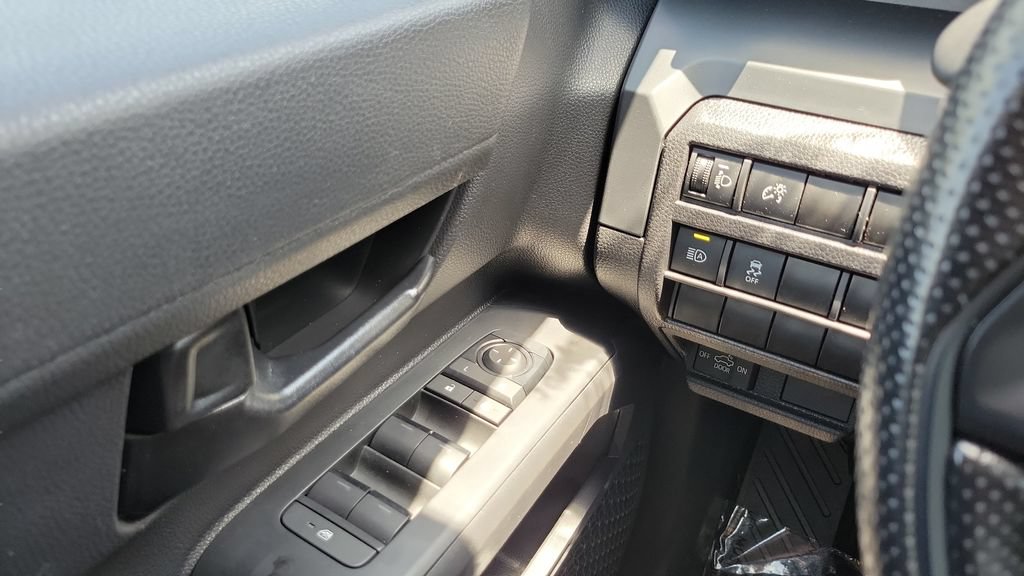 Certified 2024 Toyota Tacoma SR AWD/4WD image 19