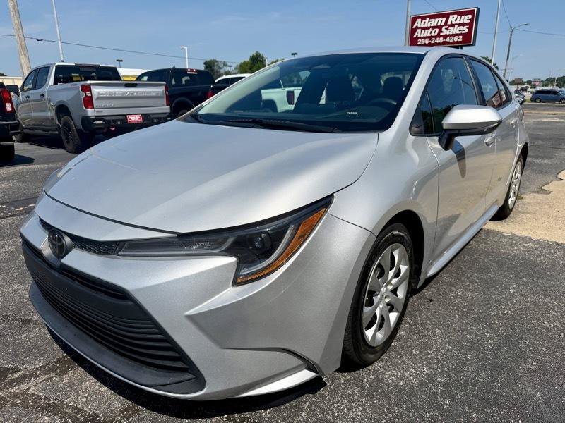 Used 2023 Toyota Corolla LE FWD image 4