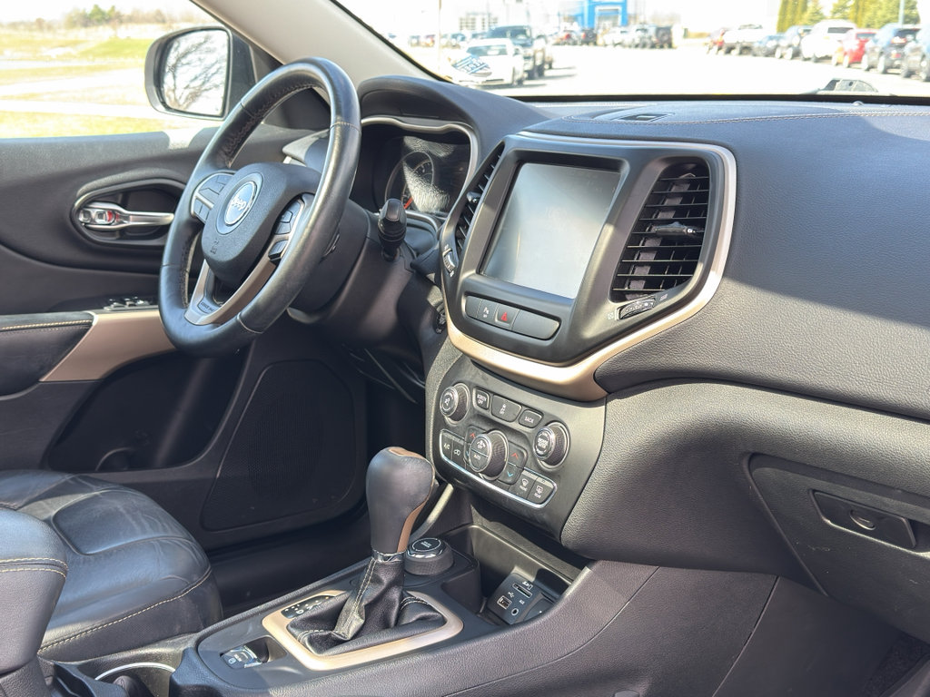 Used 2018 Jeep Cherokee Limited image 29