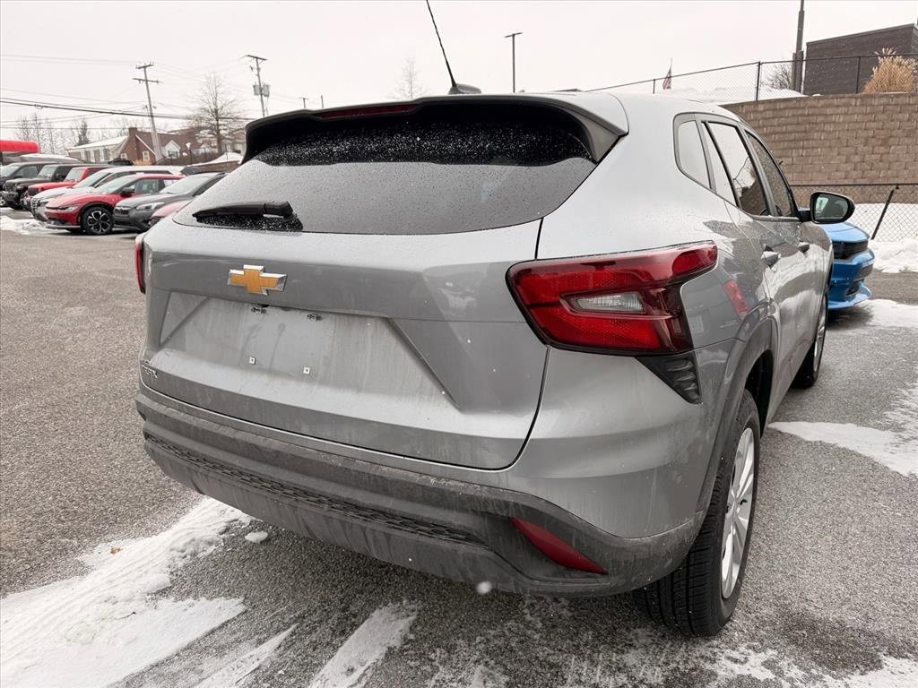 Used 2024 Chevrolet Trax LS image 13
