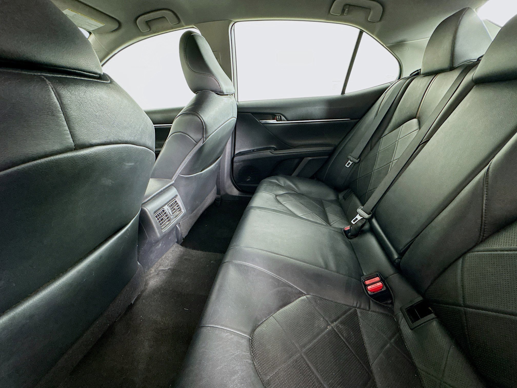 Used 2019 Toyota Camry XLE image 23