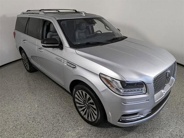 Used 2019 Lincoln Navigator Reserve image 3