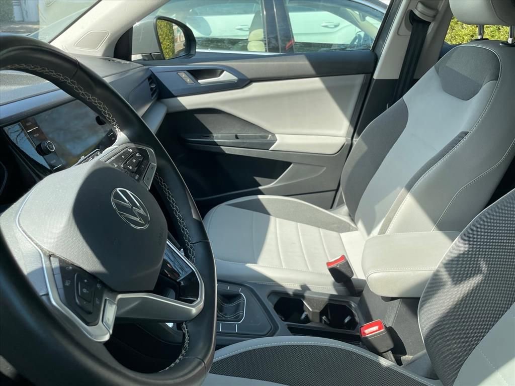 Used 2022 Volkswagen Taos SE w/ Driver Assistance Package video 2