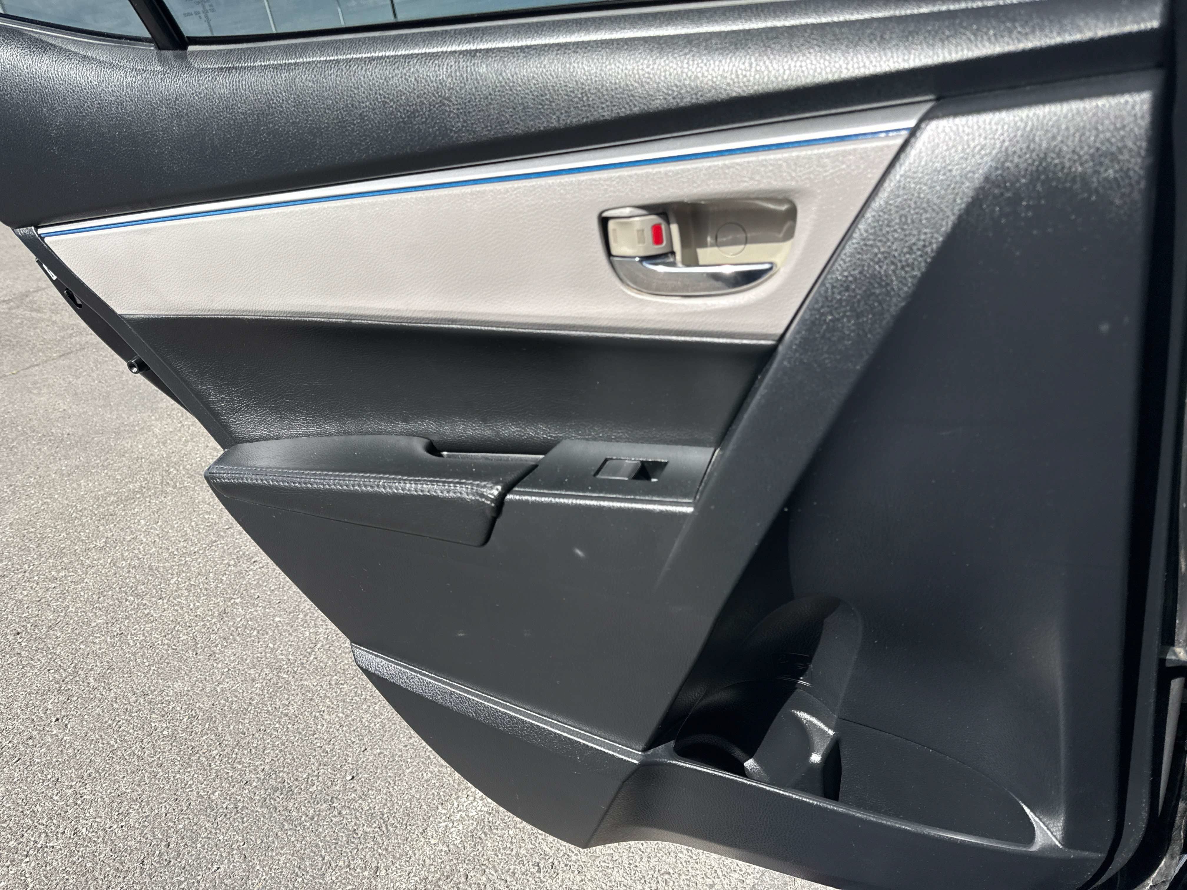 Used 2016 Toyota Corolla LE FWD image 15