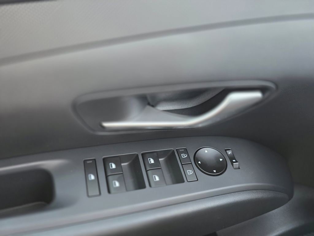 New 2026 Hyundai Tucson SE image 25