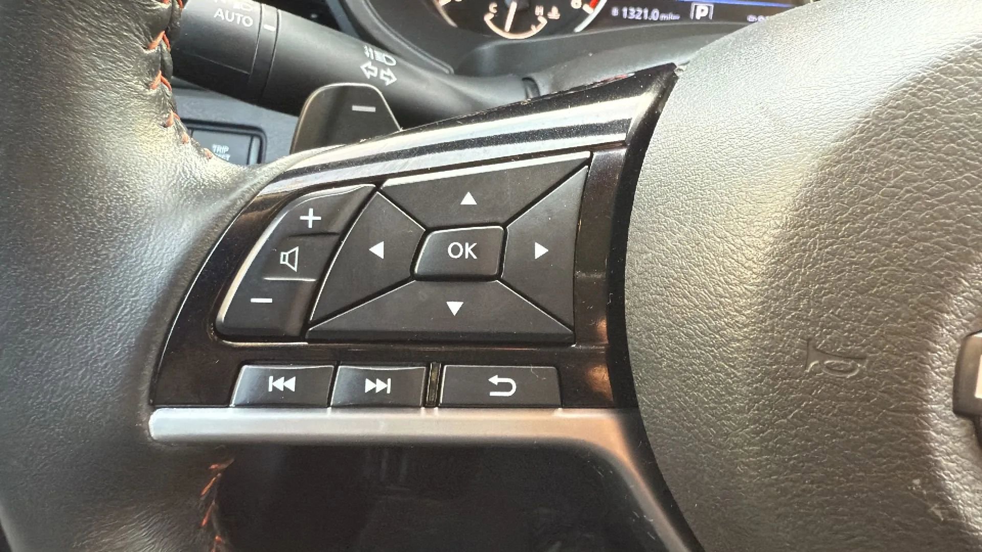 Used 2025 Nissan Altima 2.5 SR image 12