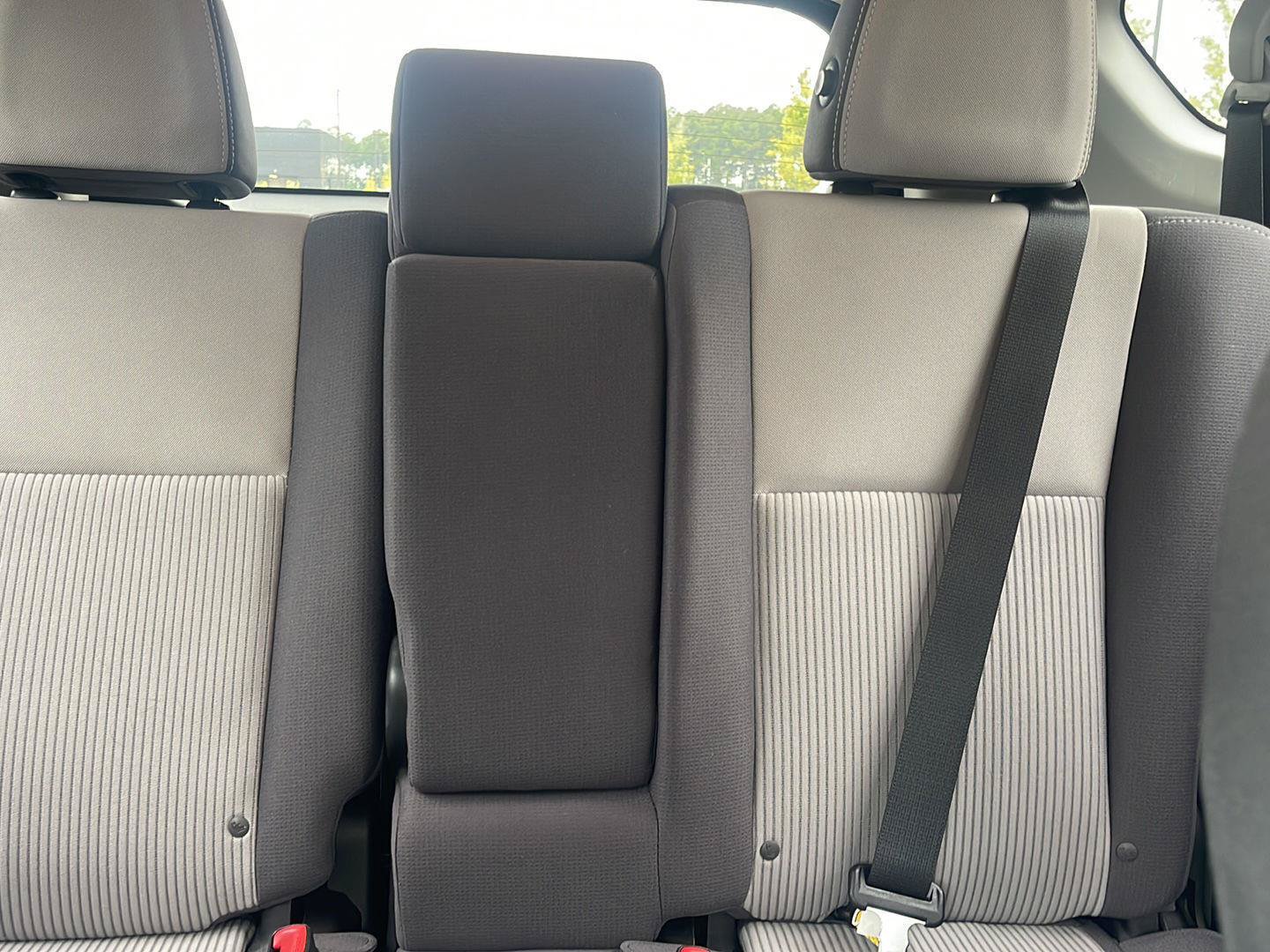 Used 2015 Toyota RAV4 XLE AWD/4WD image 32