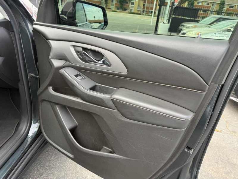 Used 2018 Chevrolet Traverse LT AWD/4WD image 27