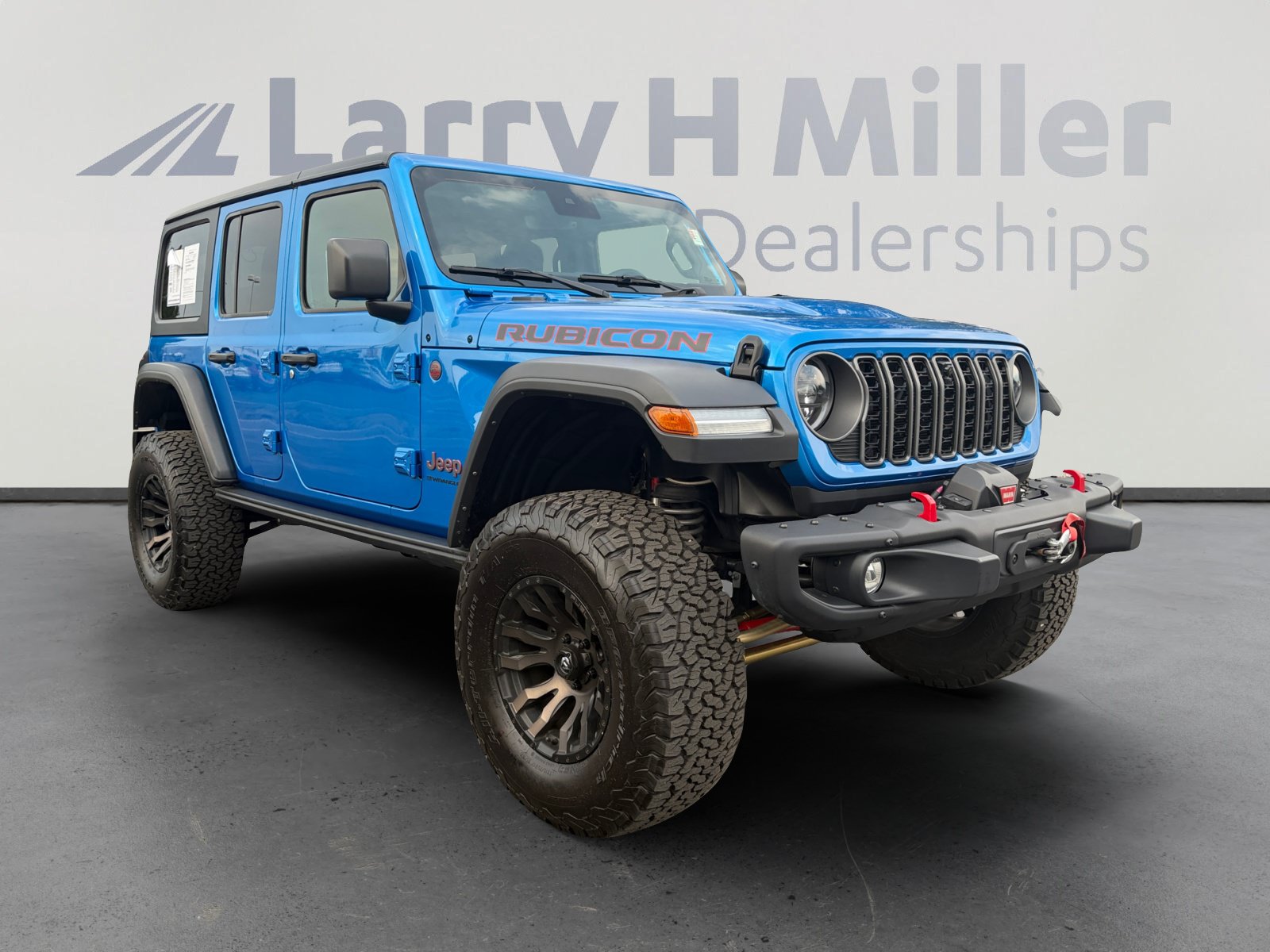 Used 2025 Jeep Wrangler Unlimited Rubicon w/ Steel Bumper Group AWD/4WD image 7