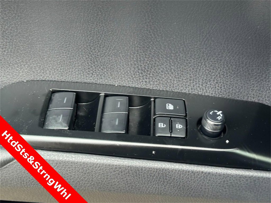 Used 2025 Toyota Camry LE image 22
