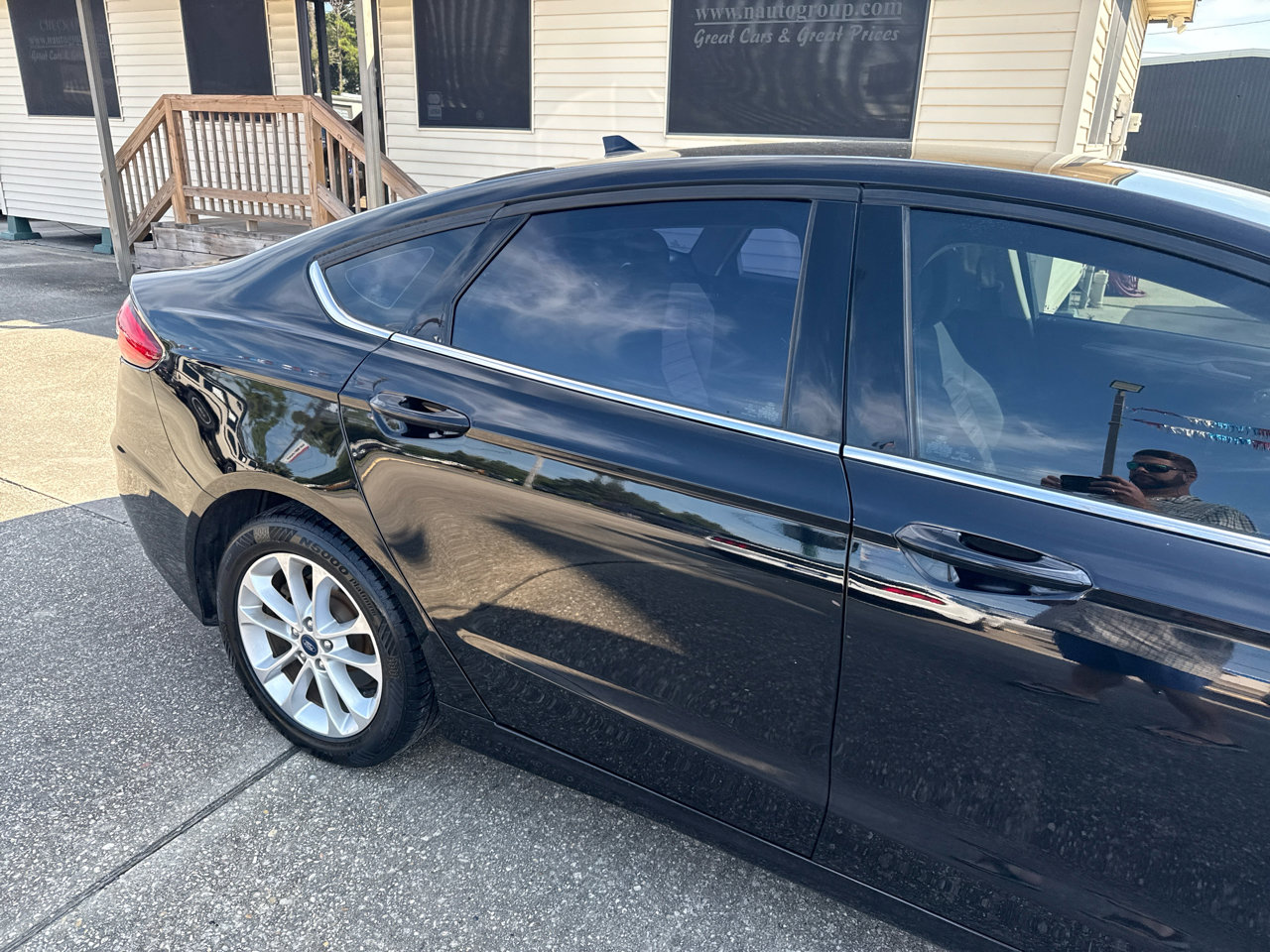 Used 2020 Ford Fusion SE image 8