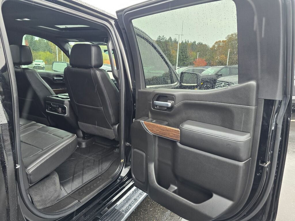 Used 2021 Chevrolet Silverado 1500 High Country w/ Technology Package image 39