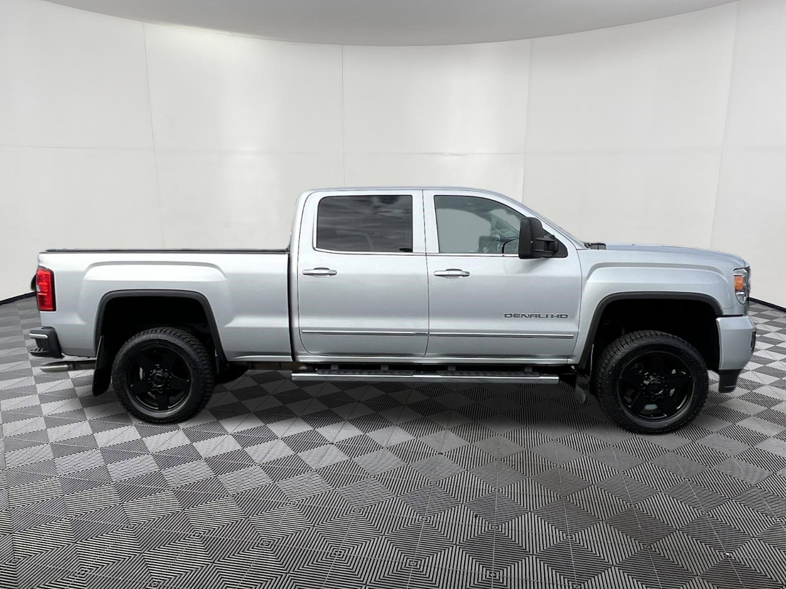 Used 2015 GMC Sierra 2500 Denali image 7