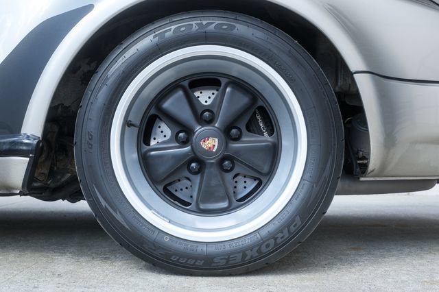 Used 1989 Porsche 911 Carrera RWD image 28