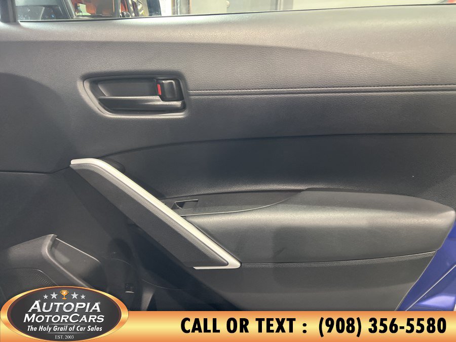 Used 2025 Toyota Corolla Cross LE w/ Moonroof Package FWD image 17