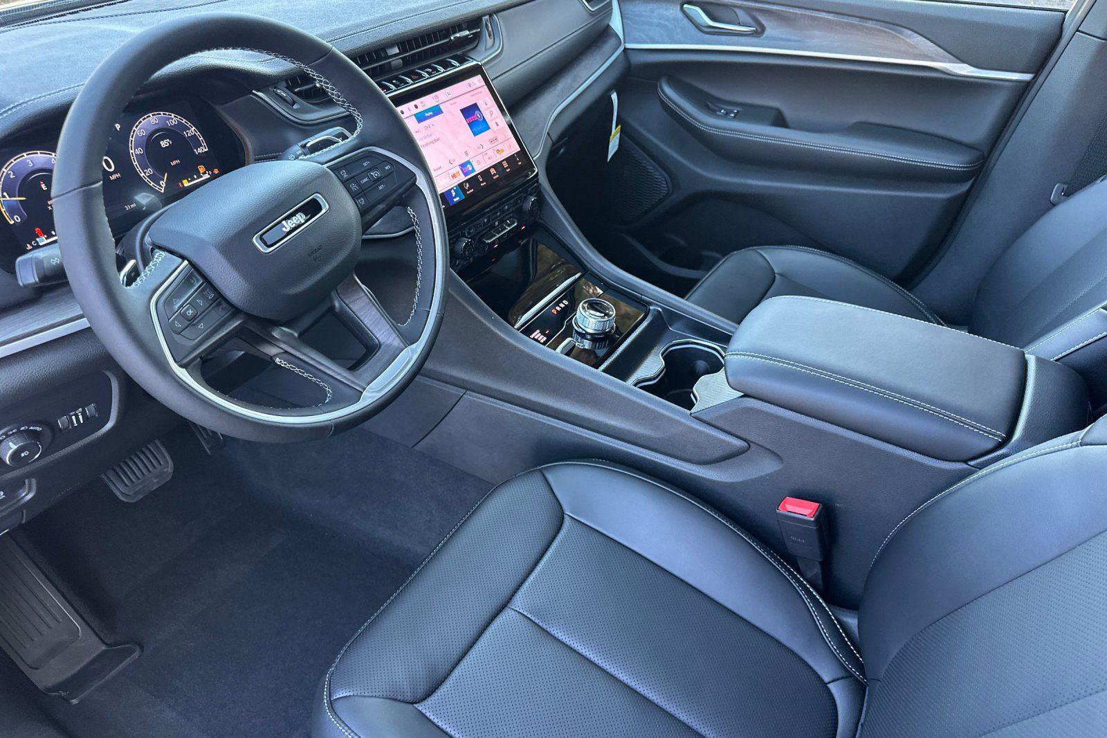 New 2025 Jeep Grand Cherokee L Limited w/ Luxury Tech Group II image 7