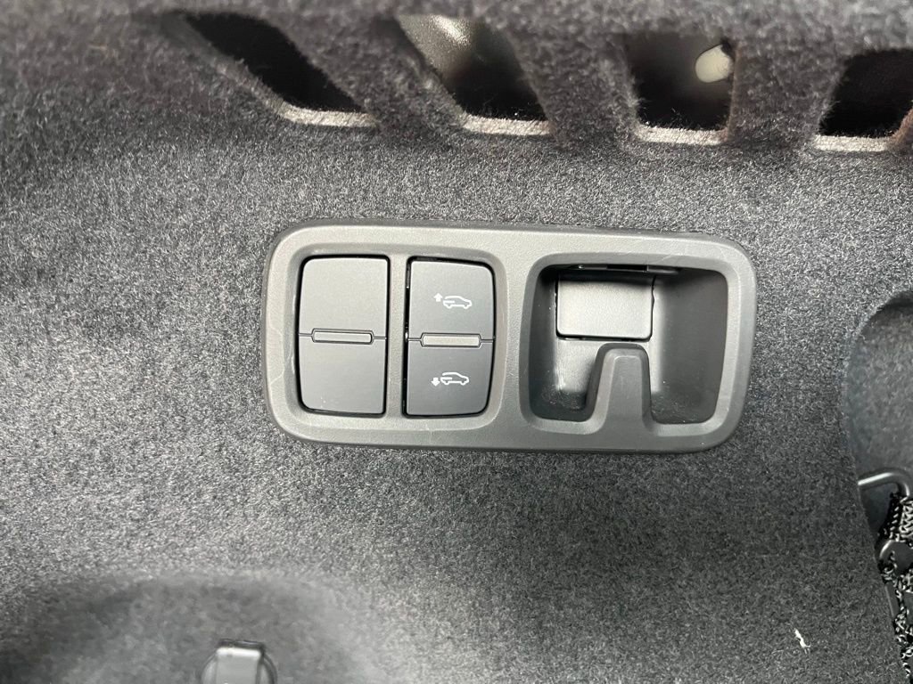 Used 2021 Audi RS Q8 image 32