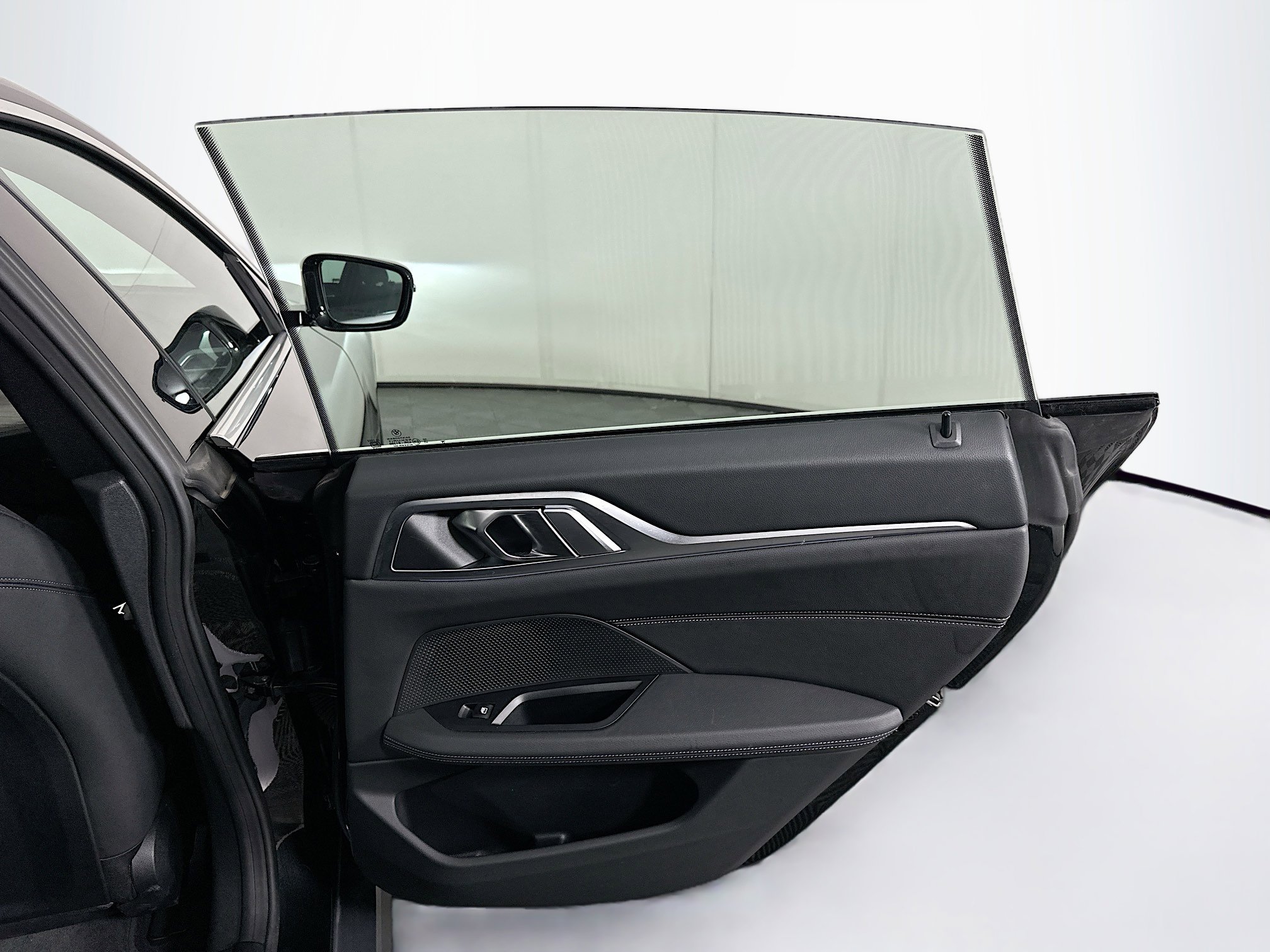 Used 2025 BMW i4 eDrive40 image 32