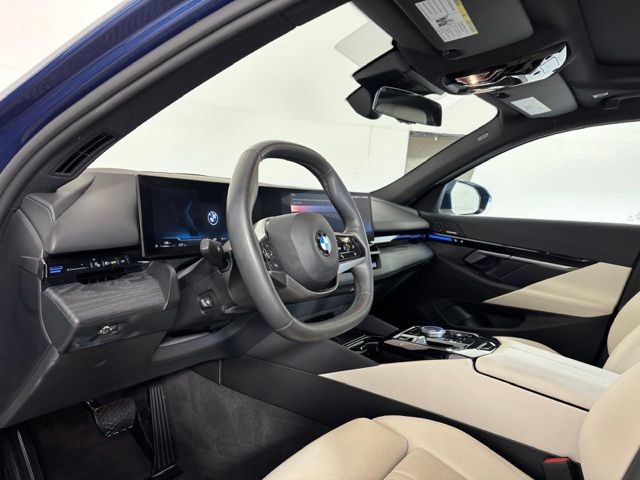 Used 2024 BMW 530i xDrive w/ Premium Package AWD/4WD image 9