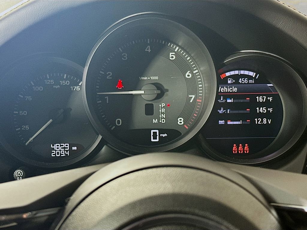 Certified 2026 Porsche Macan image 13