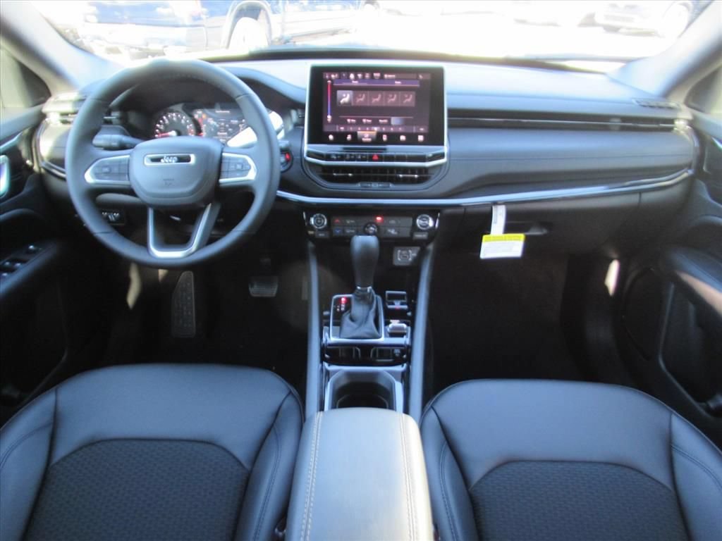 New 2026 Jeep Compass Latitude AWD/4WD image 11