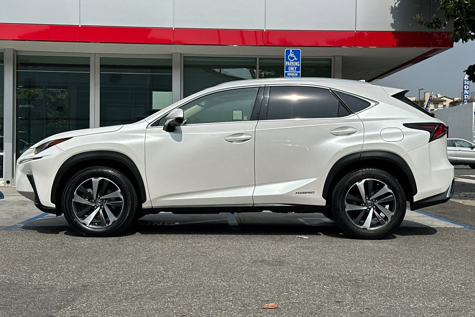 Used 2018 Lexus NX 300h AWD w/ Premium Package image 7