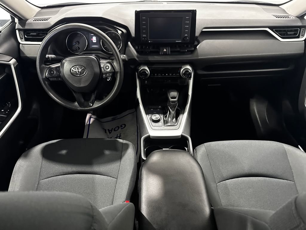 Used 2021 Toyota RAV4 LE AWD/4WD image 29