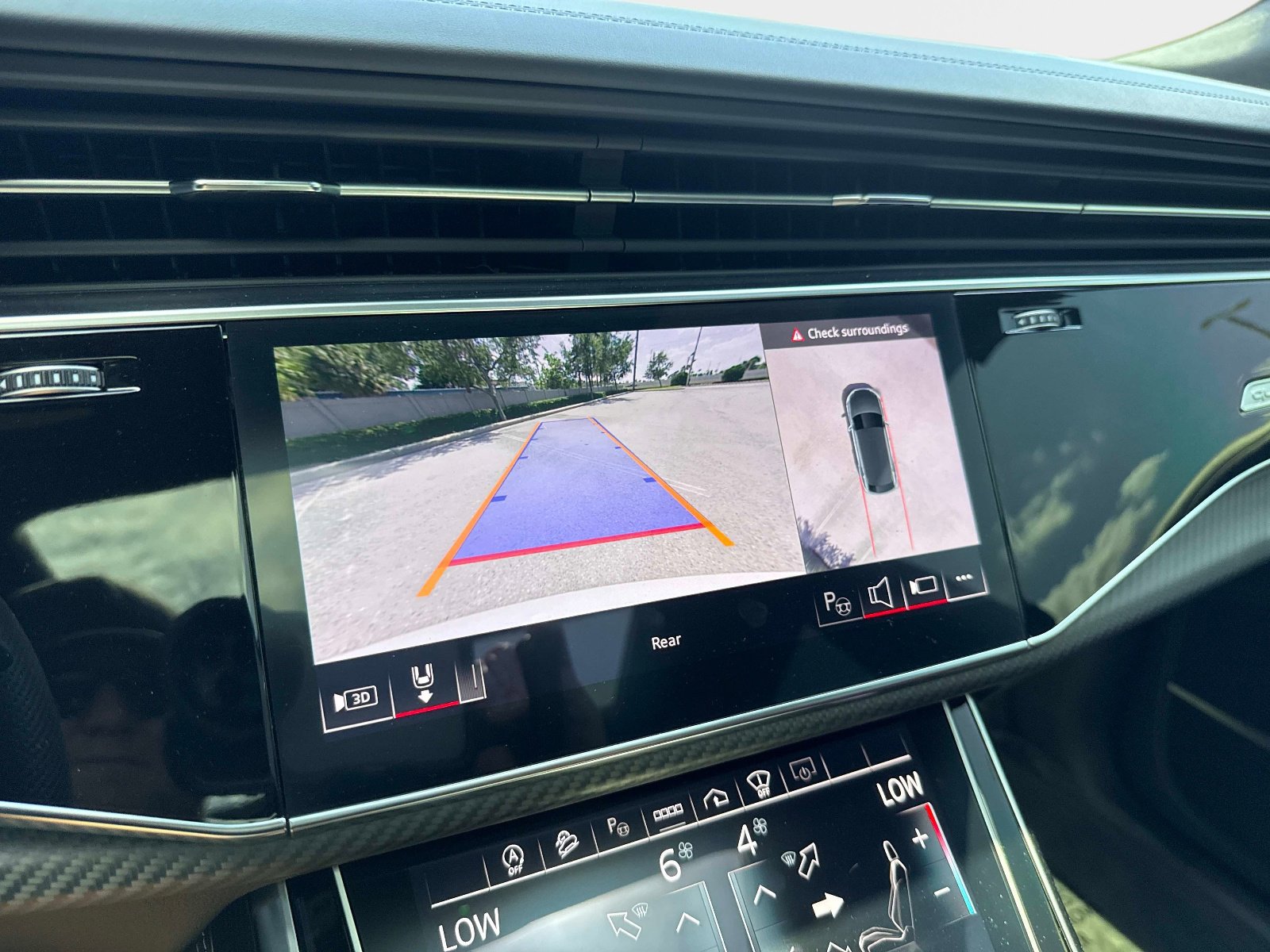 Used 2024 Audi SQ8 Prestige image 25