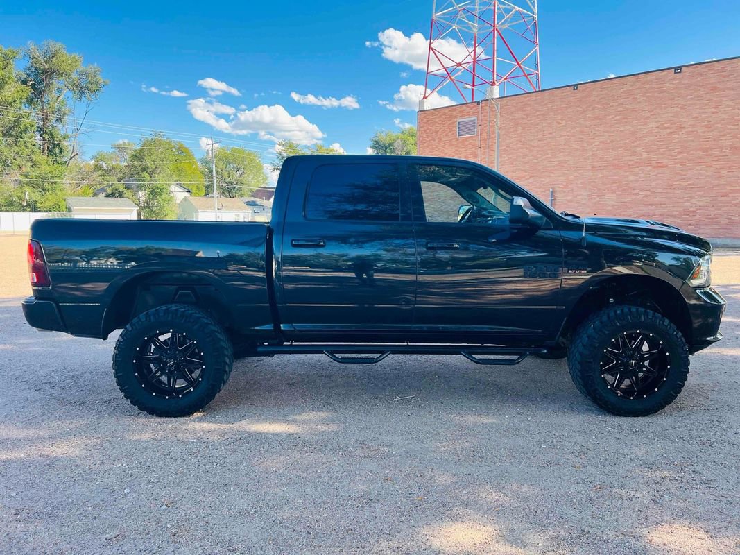 Used 2017 RAM 1500 Sport image 9