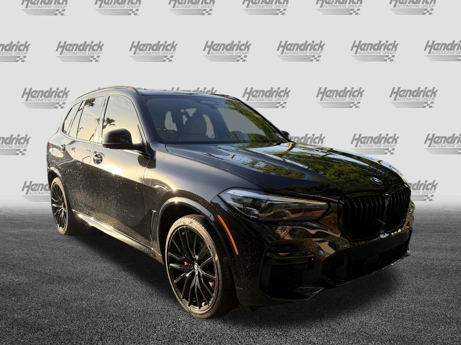 Used 2022 BMW X5 sDrive40i w/ M Sport Package RWD image 2
