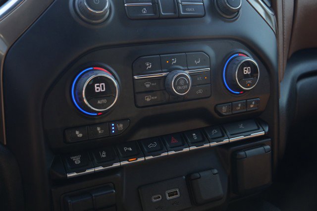 Used 2022 Chevrolet Silverado 3500 High Country w/ Technology Package image 37