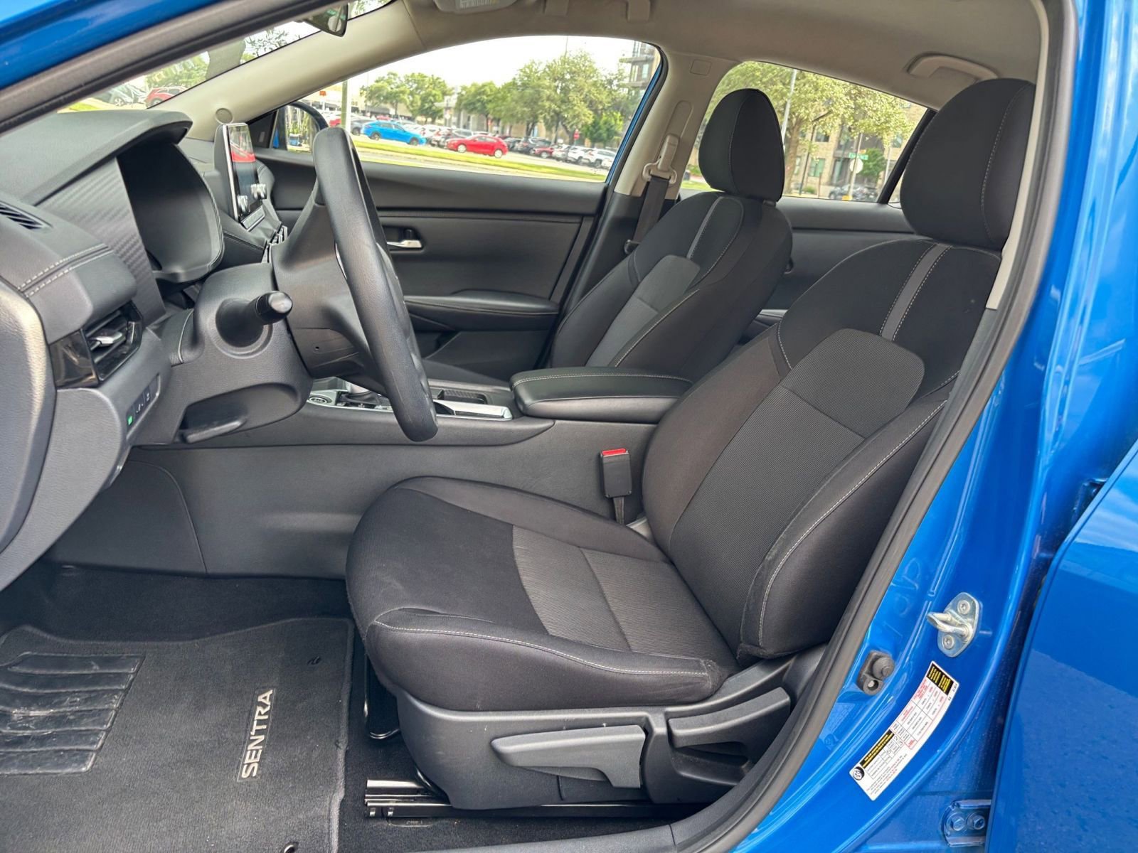 Used 2025 Nissan Sentra SV FWD image 22