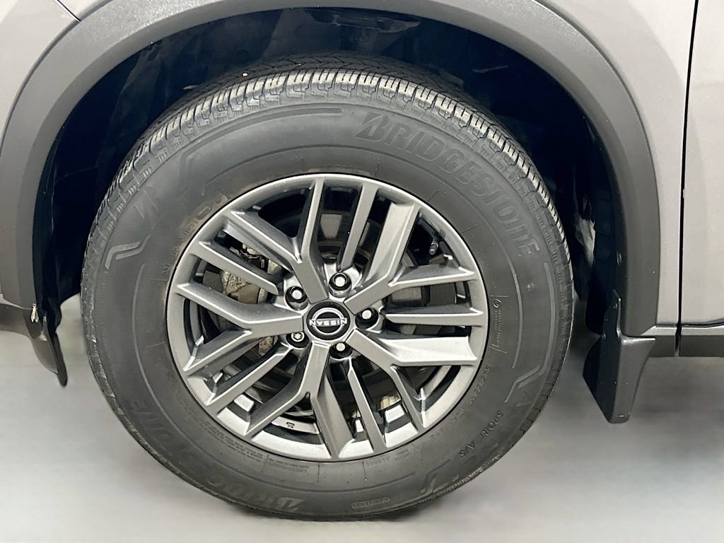Used 2023 Nissan Rogue S FWD image 27